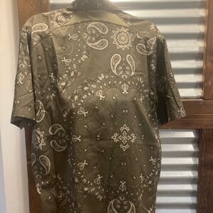 Under Armour Olive Paisley Polo Shirt like new